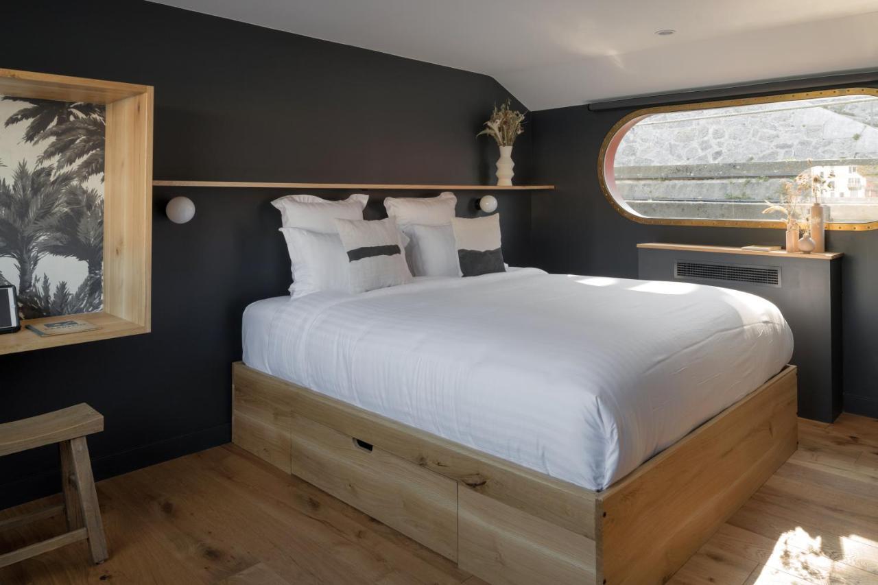 Отель La Peniche - Bed And Bicycle - Tournon Экстерьер фото